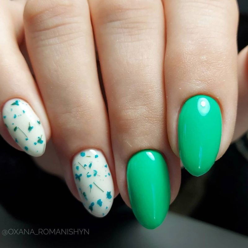 FOX DOUBLEMINT gel varnish No. 002 (bright mint, enamel), 7 ml