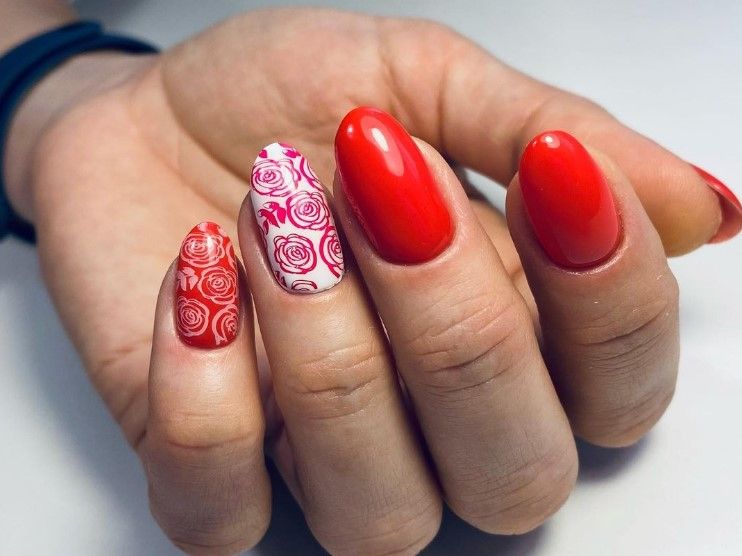 MOON FULL Ferrari gel varnish No. 803 (strawberry, enamel), 8 ml