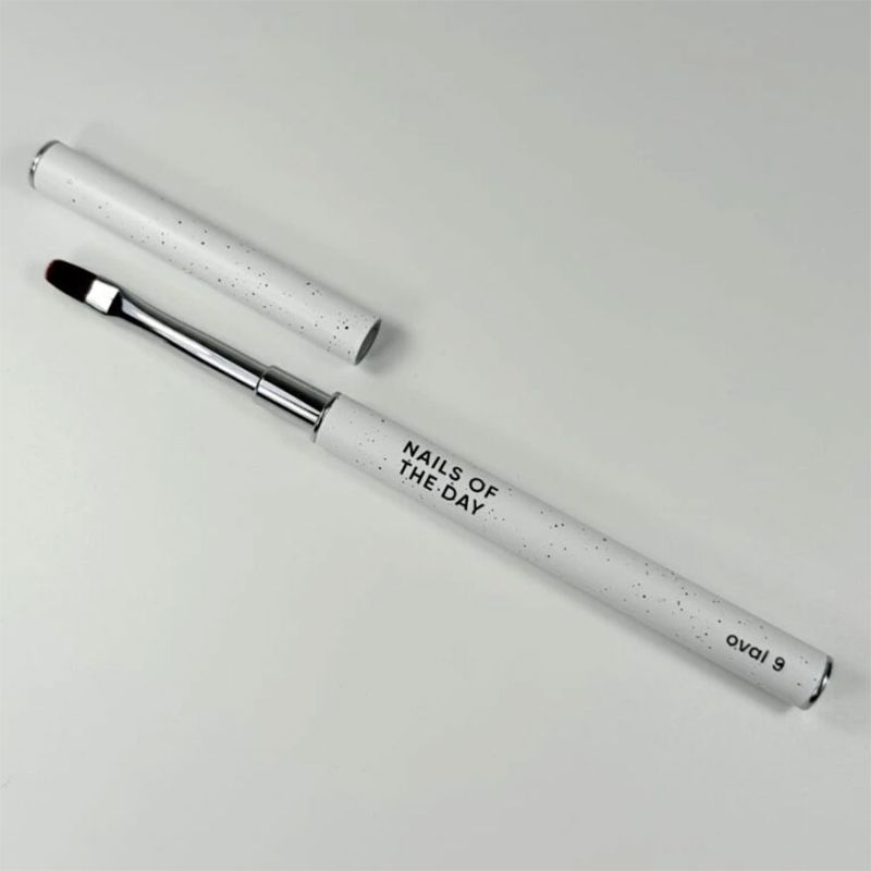 Nails Of The Day Пензлик для манікюру двосторонній Professional Brush 2-in-1: Liner & Oval, 11 мм