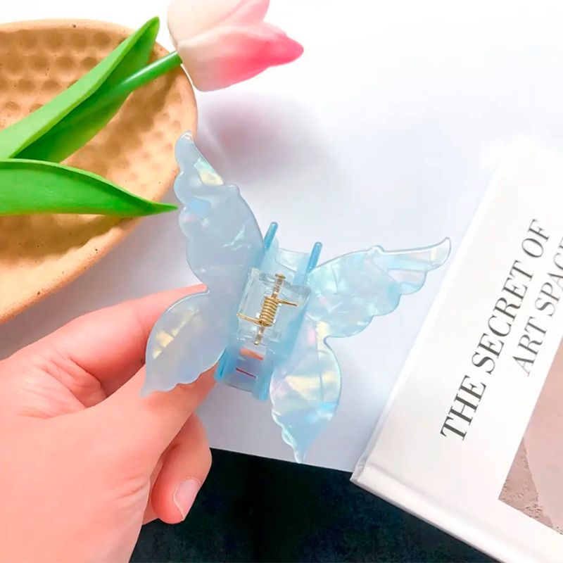 Butterfly crab with a blue shimmer effect