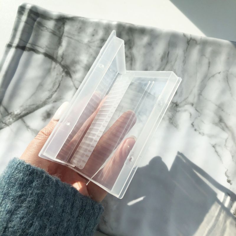 Box-book for storing accessories for 20 cutters