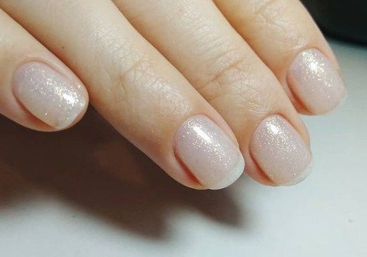 NUB 070 She's Not Me gel varnish (white with holographic glitter), 8 ml