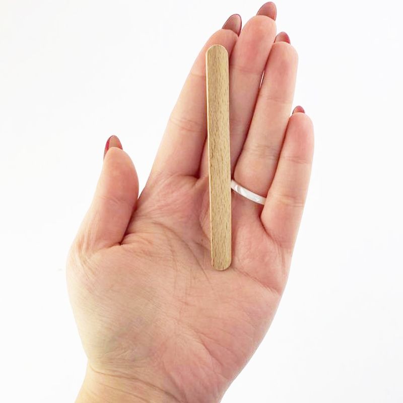 Disposable wooden spatula for wax, 1 pc