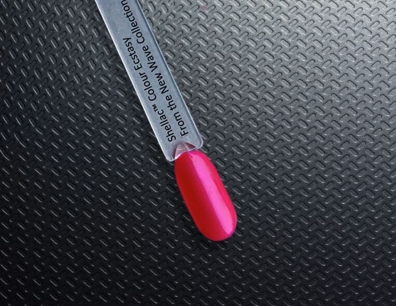 Лак CND Vinylux Weekly Polish - Ecstasy №241 (рожева фуксія з мікроблиском), 15 мл
