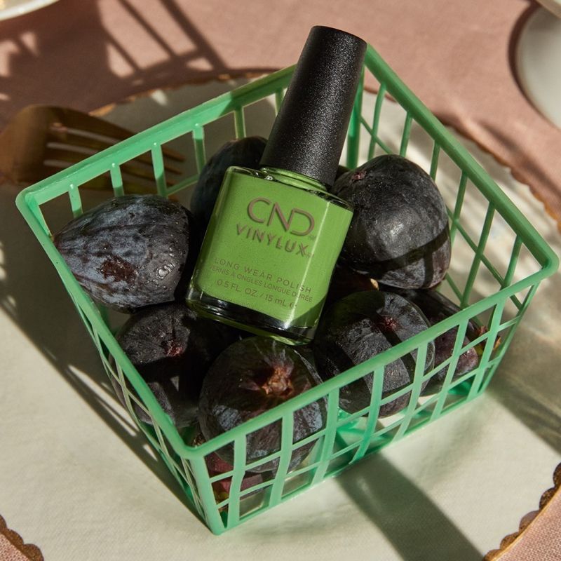 Varnish CND Vinylux - Crisp Green (363) (light green, enamel), 15 ml