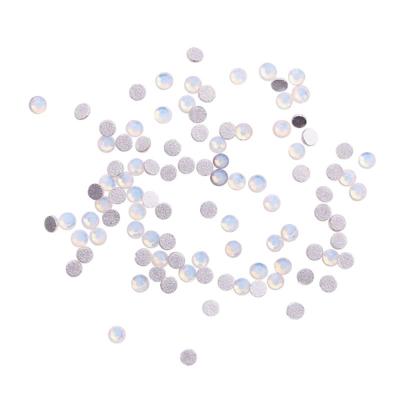 Komilfo стразы White Opal, размер 4 (100 шт. в упаковке)