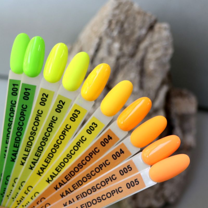 Gel Polish Komilfo Kaleidoscopic Collection K001 (light green, neon), 8 ml.