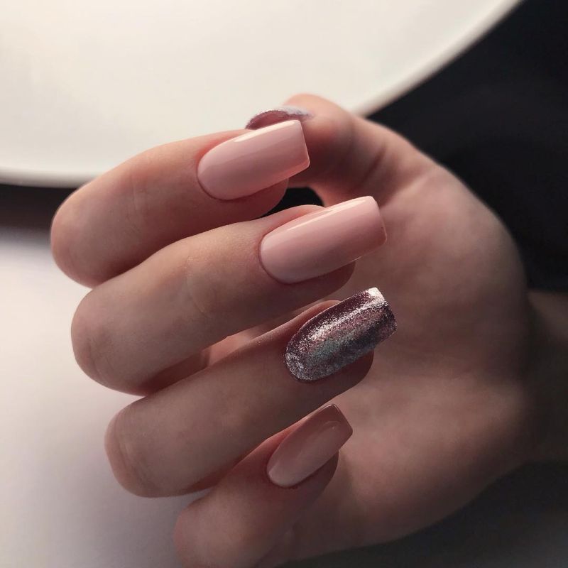 Kira Nails gel varnish No. 013 (light peach-pink, enamel), 6 ml