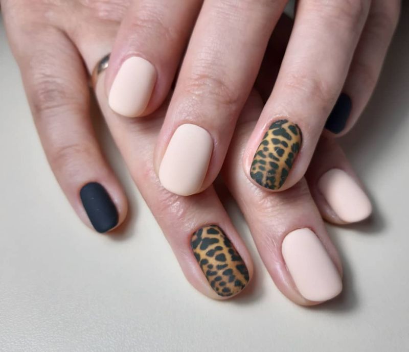 Гель-лак Kira Nails №010 (світлий персиковий, емаль), 6 мл